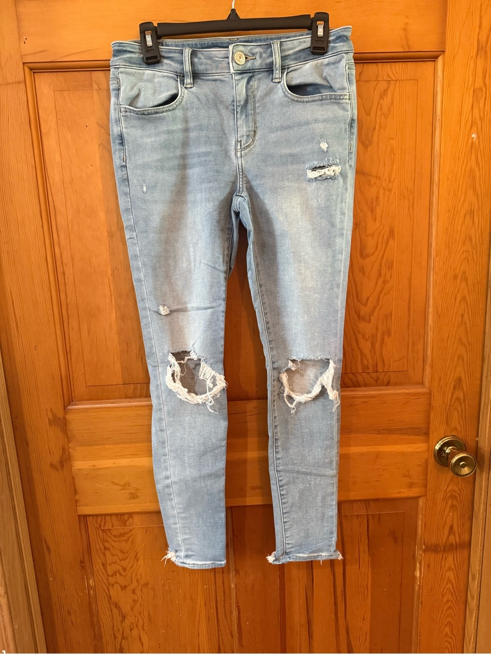 American Eagle Outfitters Light Wash Distressed Jeggings